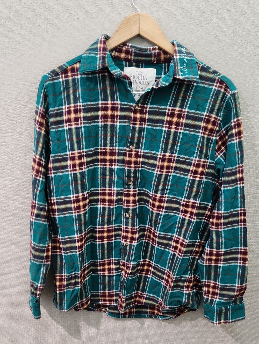 Disney + Cakeworthy Hocus Pocus Winifred Flannel Size Large - Picture 3 of 12